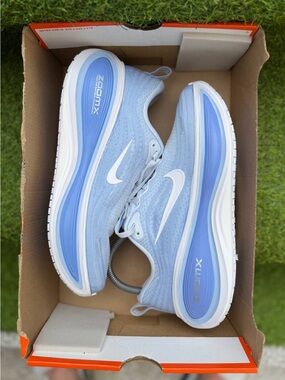 Nike Vomero Plus Football Grey Royal Pulse Shoes Brand New Women’s
HV8154-003